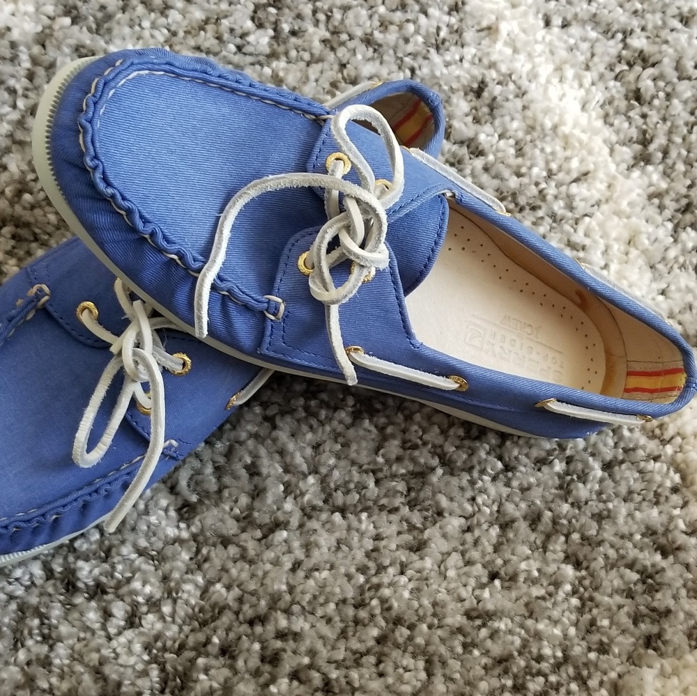 Blue Jean's sperry topslider